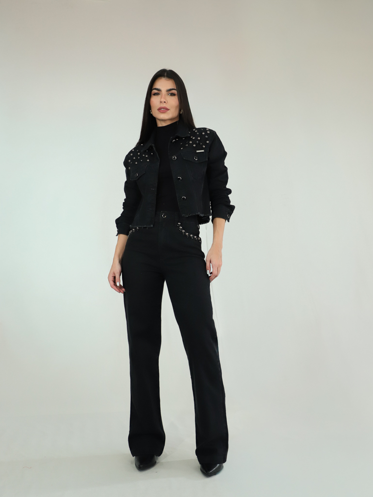 Conjunto jeans preto com tachas